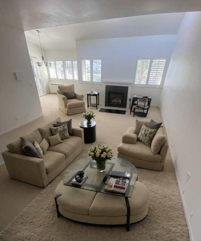 Charming 2 Bedroom 1.5 Bath Condo in Hercu... Unit 1 Condo for Rent