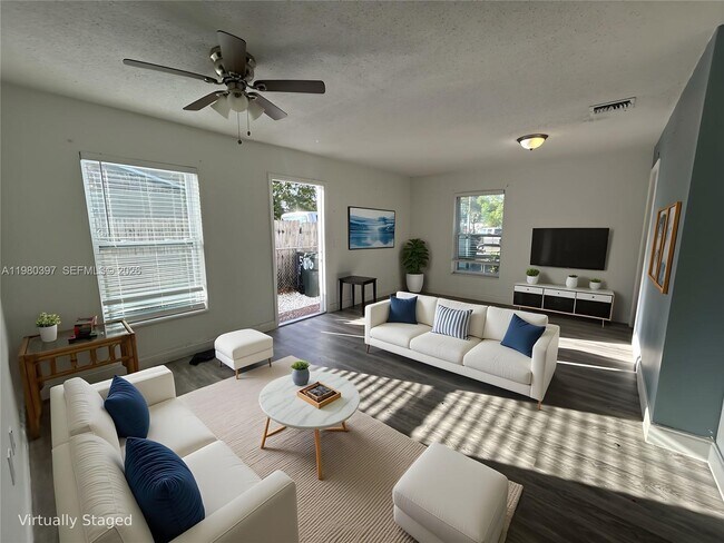 Photo - 5884 S 38th St