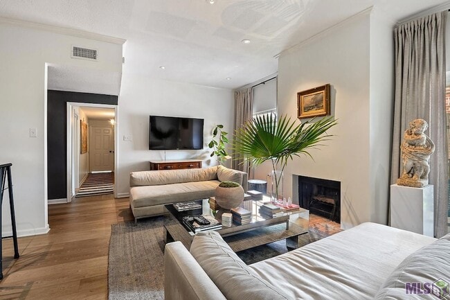 Photo - 7640 Lasalle Ave Unit 203