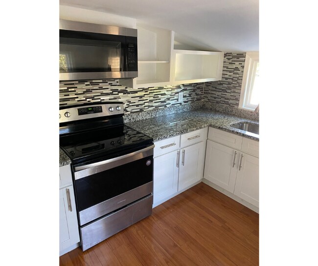 Photo - 438 Main St Unidad New Room $600 AVAILABLE New Room