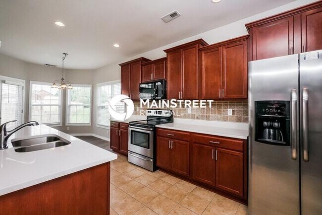 Photo - 3 Bedroom Pet-Friendly Home in Louisville, KY with Main Street Renewal