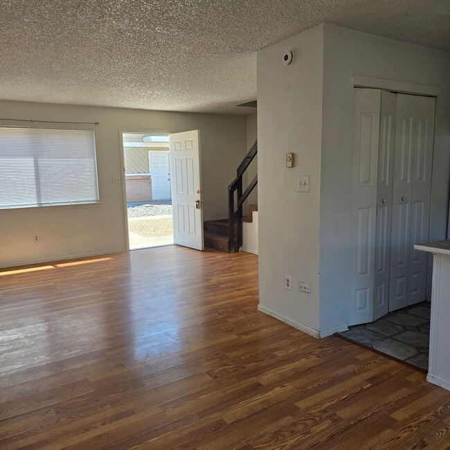 Photo - 862 Iowa Ave Unit 2