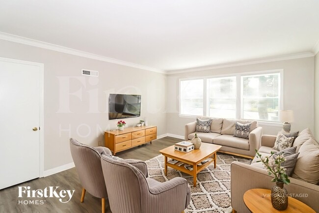 Photo - 1094 E Shelby Dr