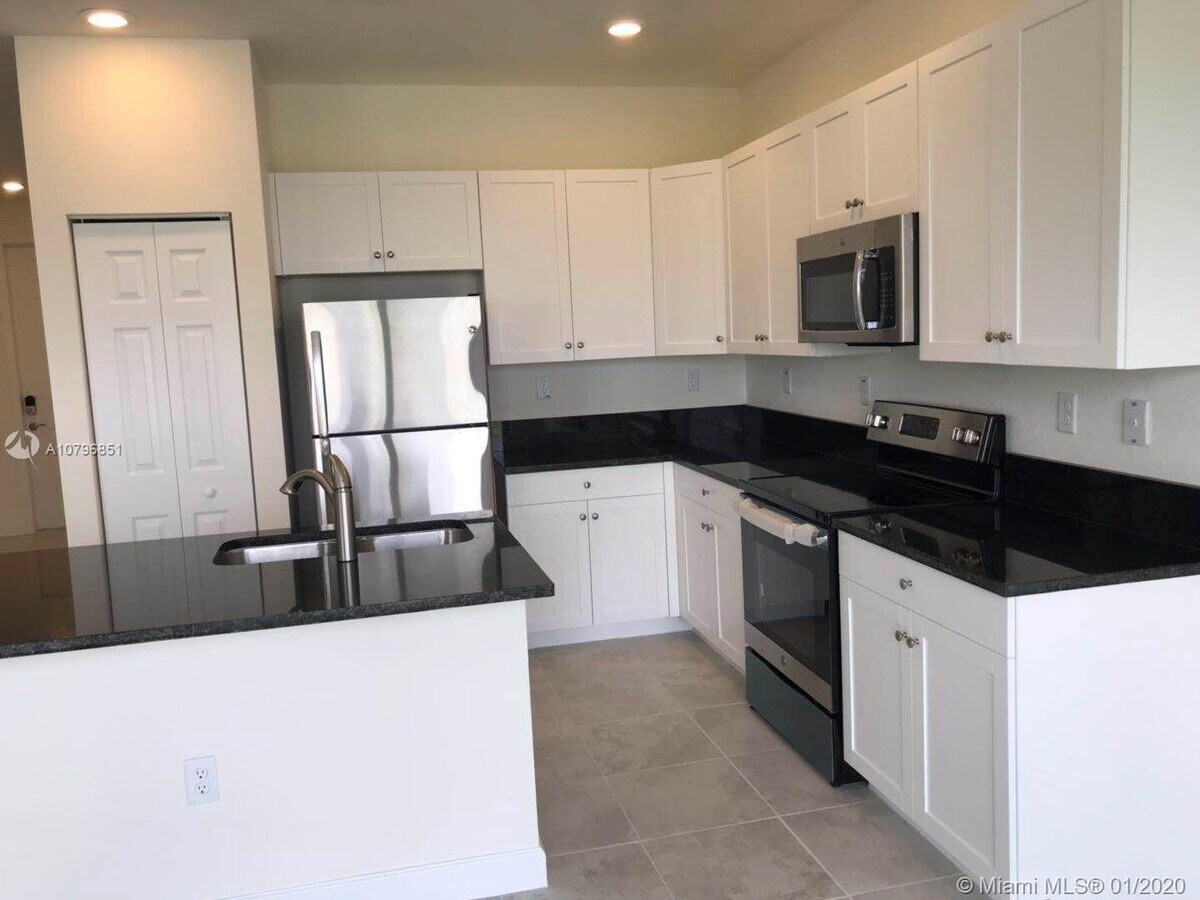 Photo - 3420 W 113th St