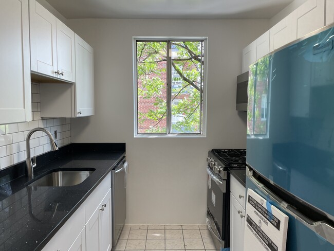 2744 Johnson Avenue - 2744 Johnson Avenue Apartments