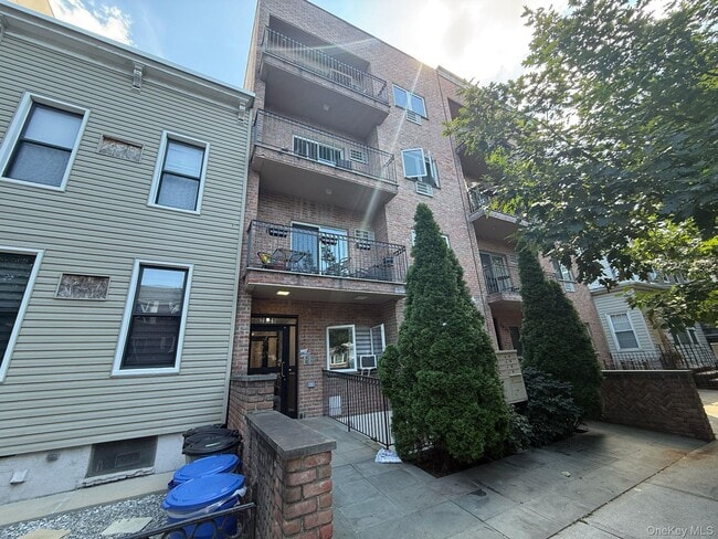 Building Photo - 28-21 36th St Unit 2R Rental