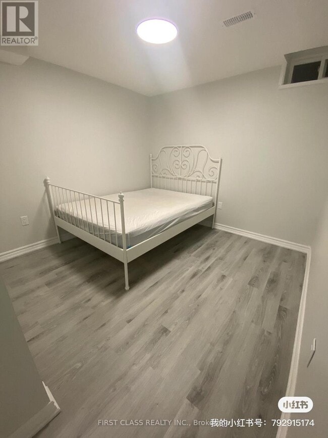 Photo - 9 Upton Crescent