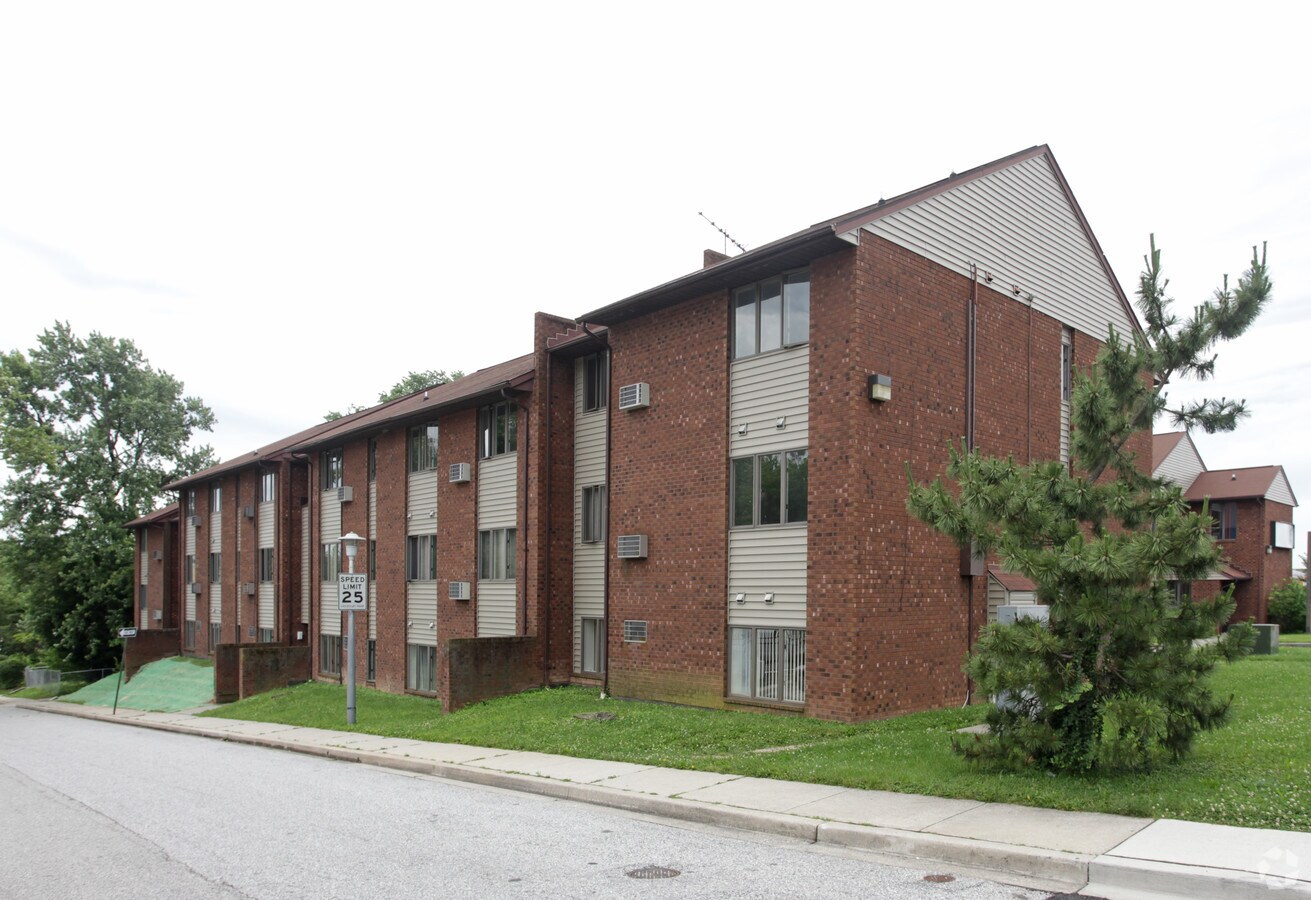 York Court - York Court Apartments