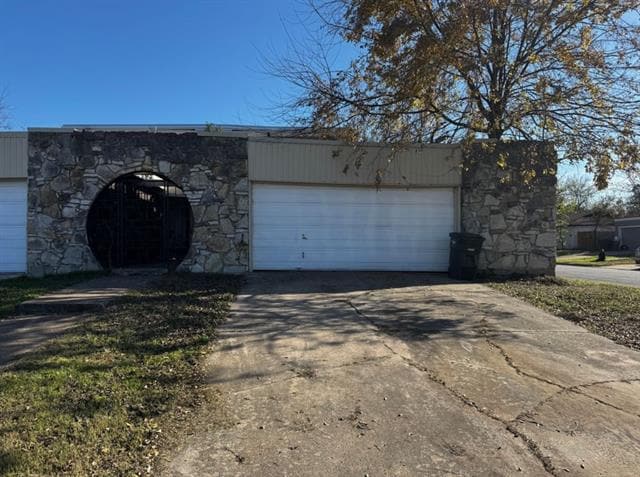 Building Photo - 6329 Walraven Cir Rental