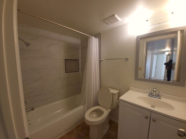 Photo - 5714 W Virginia Ave