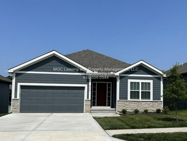 Building Photo - Location and Luxury Perfected in Parkville!