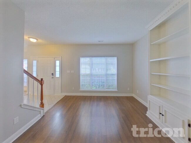 Photo - 4882 Aldridge Pl NW