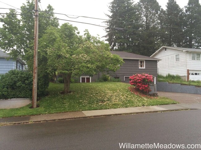 Photo - Amazing 4 Bedrooms, 2 Bathrooms, House in ...