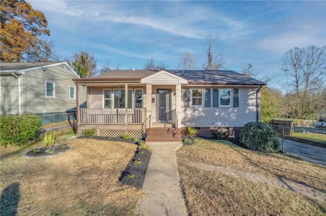 Photo - 21507 Court St