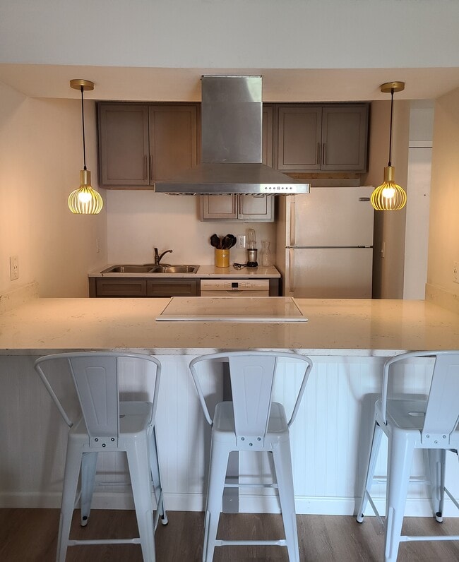 Kitchen island - 2707 Valmont Rd #307A Unit #307A