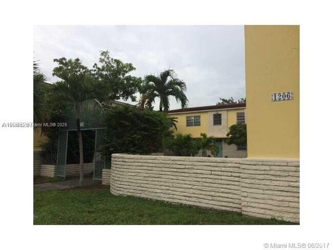 Building Photo - 1210 Douglas Rd Unit 1 Rental