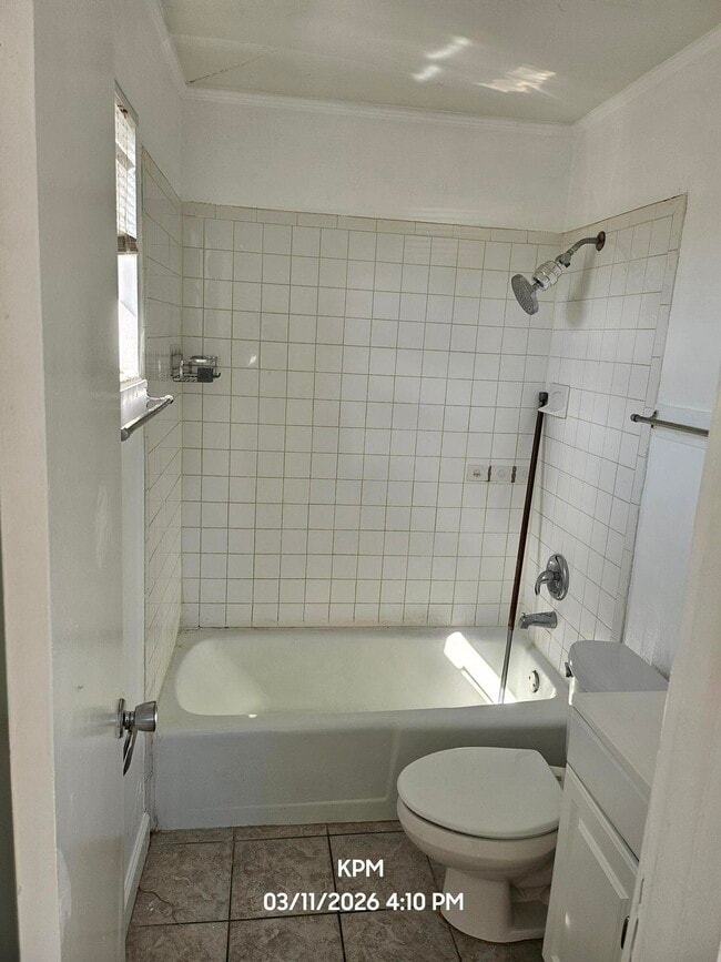 Photo - 919 Selkirk St