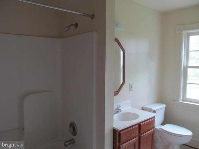 Photo - 1654 Milldale Rd