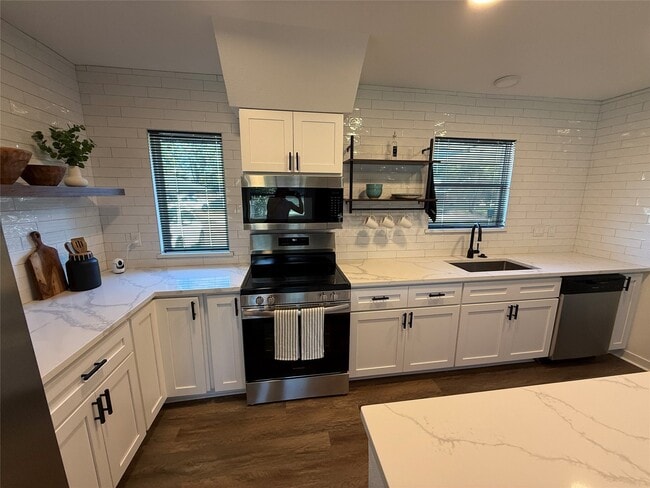 Photo - 4111 Beran Dr