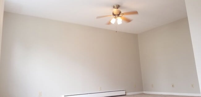 Building Photo - NYS SCDA 13th St Unit Lower Rental
