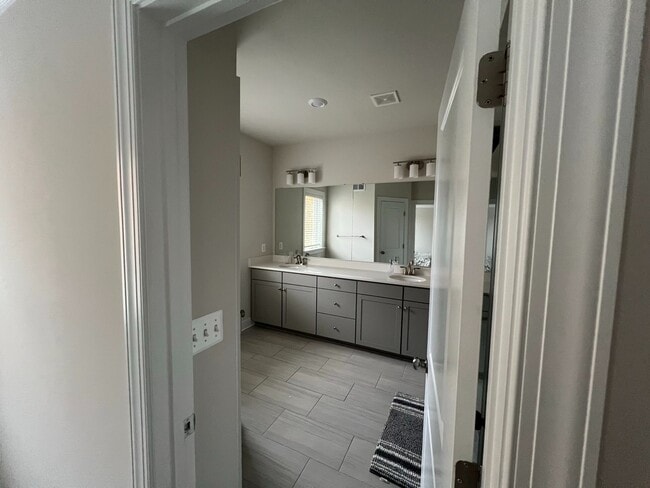 Photo - 15540 Smoke Box Way