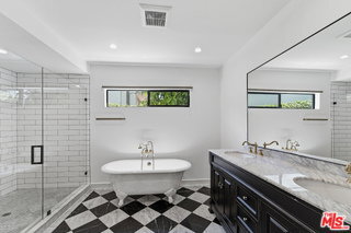 Photo - 393 Huntley Dr