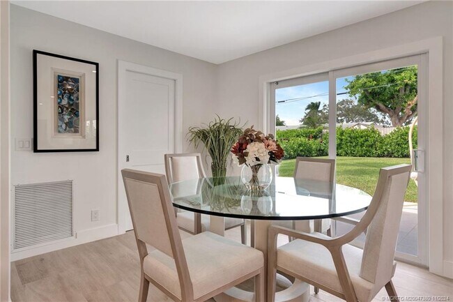 Photo - 359 Beacon St