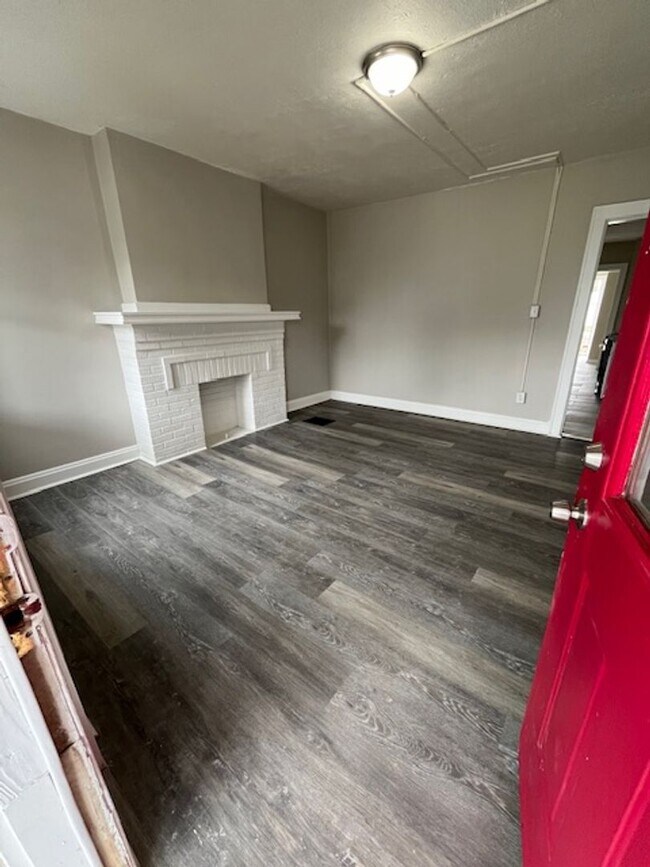 87-97 N. Burgess Avenue