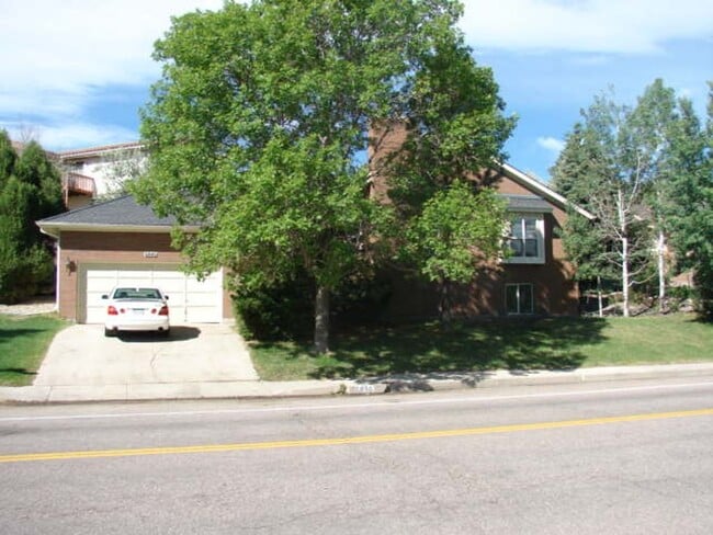 Building Photo - Beautifully Updated 5 Bedroom Rockrimmon Ranch Home Backing to Open Space
