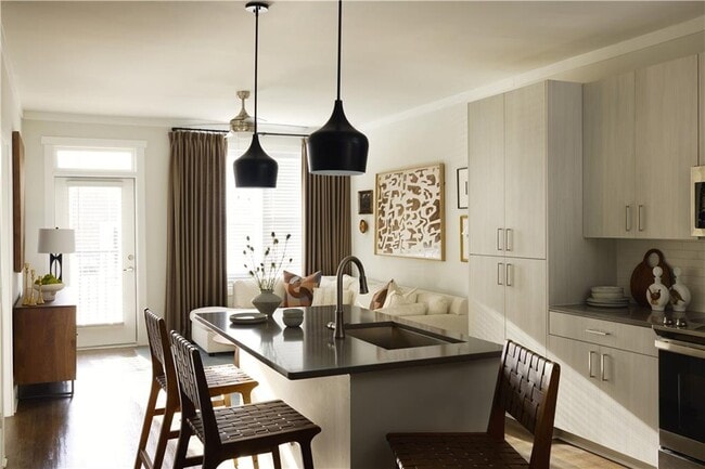 Building Photo - 1809 Appaloosa Ln NE Unit 3C