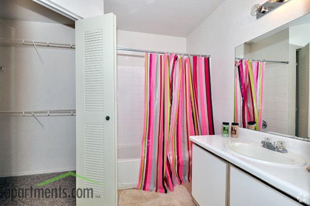 Bathroom - Pointe Vista 1 and 2