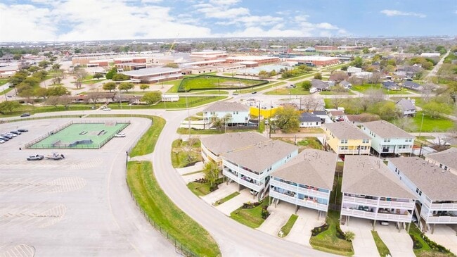 Photo - 709 N Bayshore Dr