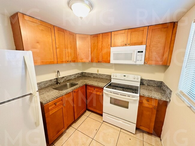 Building Photo - 15600 NW 7th Ave