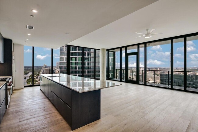 Building Photo - 610 Davis St Unit 4404