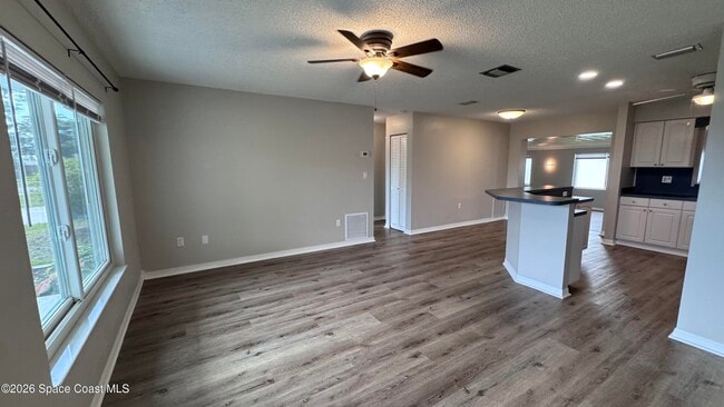 Photo - 2137 Laden Rd