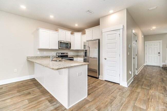 Photo - 1528 Farragut Way