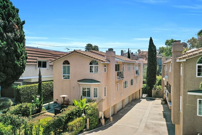 Photo - 402 Iris Ave Apartamento Unidad #B