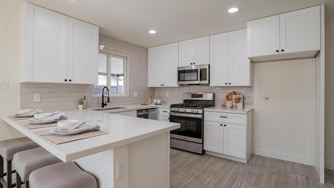 Building Photo - 1800 S Shafer Dr