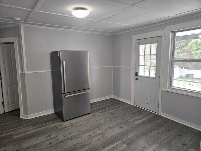 79 Cross St Unit 2R