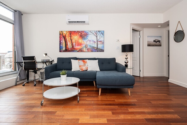 Building Photo - 3024 Rue Sainte-Émilie Unit ID1265664P