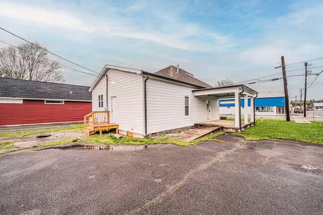 Photo - Charming 2 Bedroom 1 Bath Home