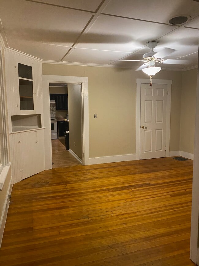 Dining Rm (II) - 1003 Main St Unit B