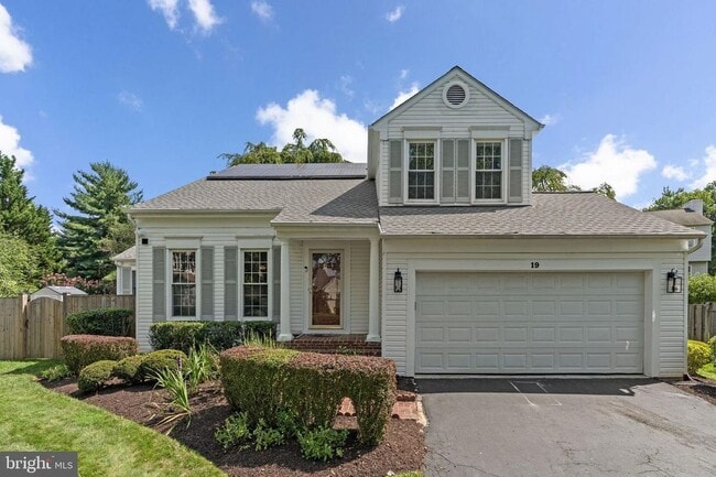 Photo - 19 Saddleview Ct