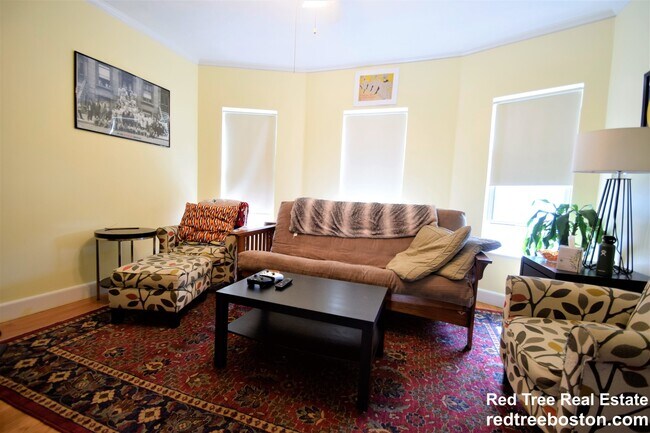 Photo - 25 Oak Square Ave Unit 1