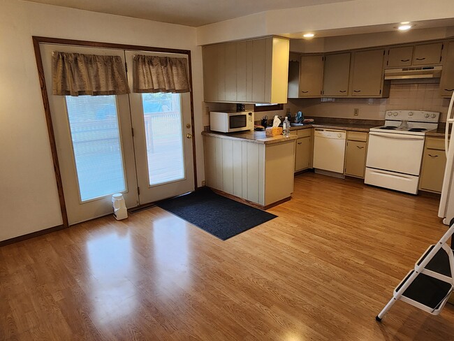 Photo - 2545 Southwood Dr