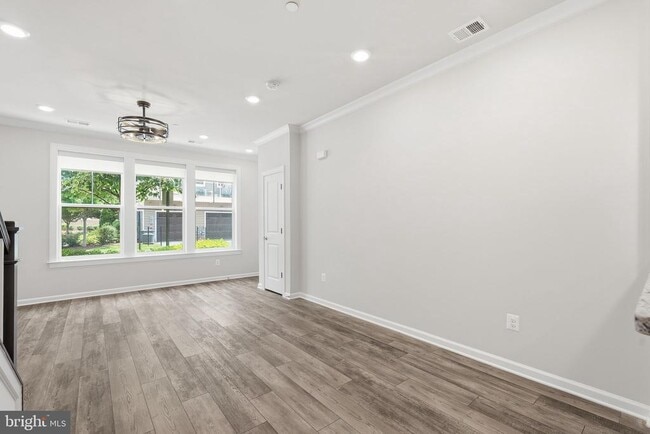 Photo - 45208 Lettermore Square