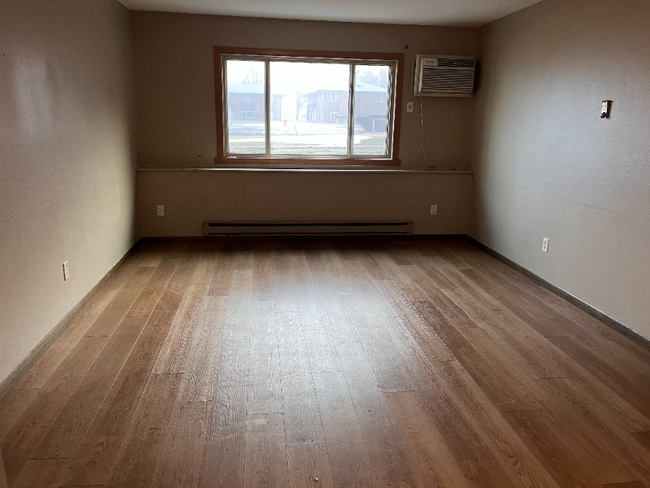 Photo - 154 Viking Cir Unit 302