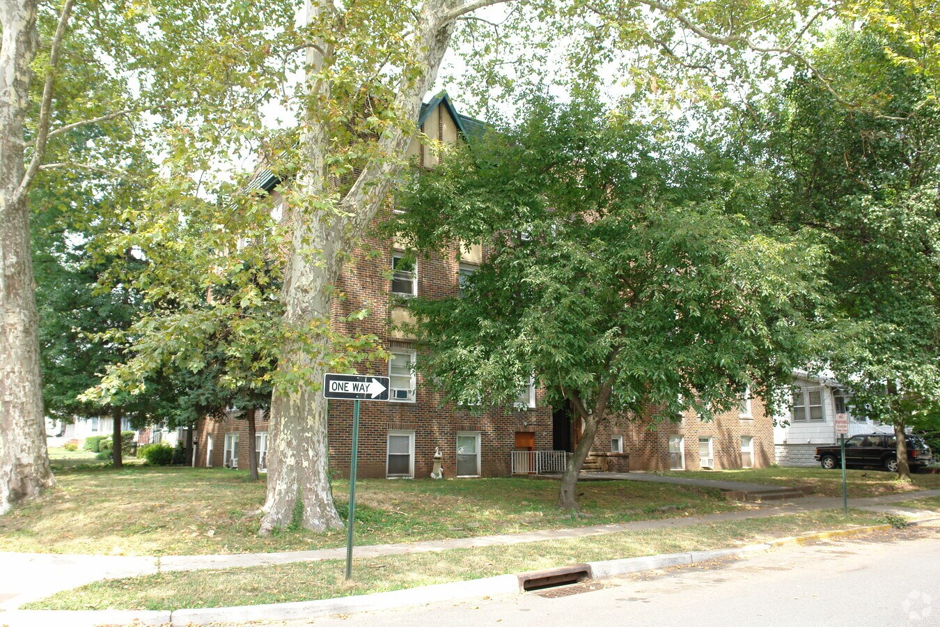 Photo - 234 Walnut St Apartments