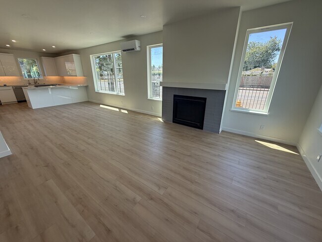 Photo - 2210 Emerson Dr