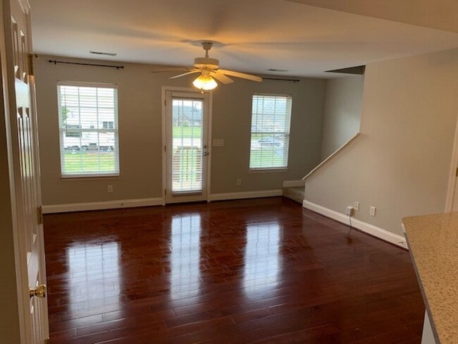 Photo - SPACIOUS TOWNHOME IN THE CITY